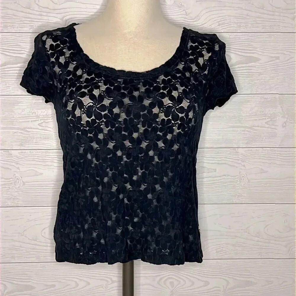Hollister black short sleeve top with lace front Size XS